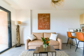 SELECT'soHOME - T2 pour 4 personnes à Saint-Clair au Lavandou avec vue mer, piscine et parking privé - 180SUD-C02